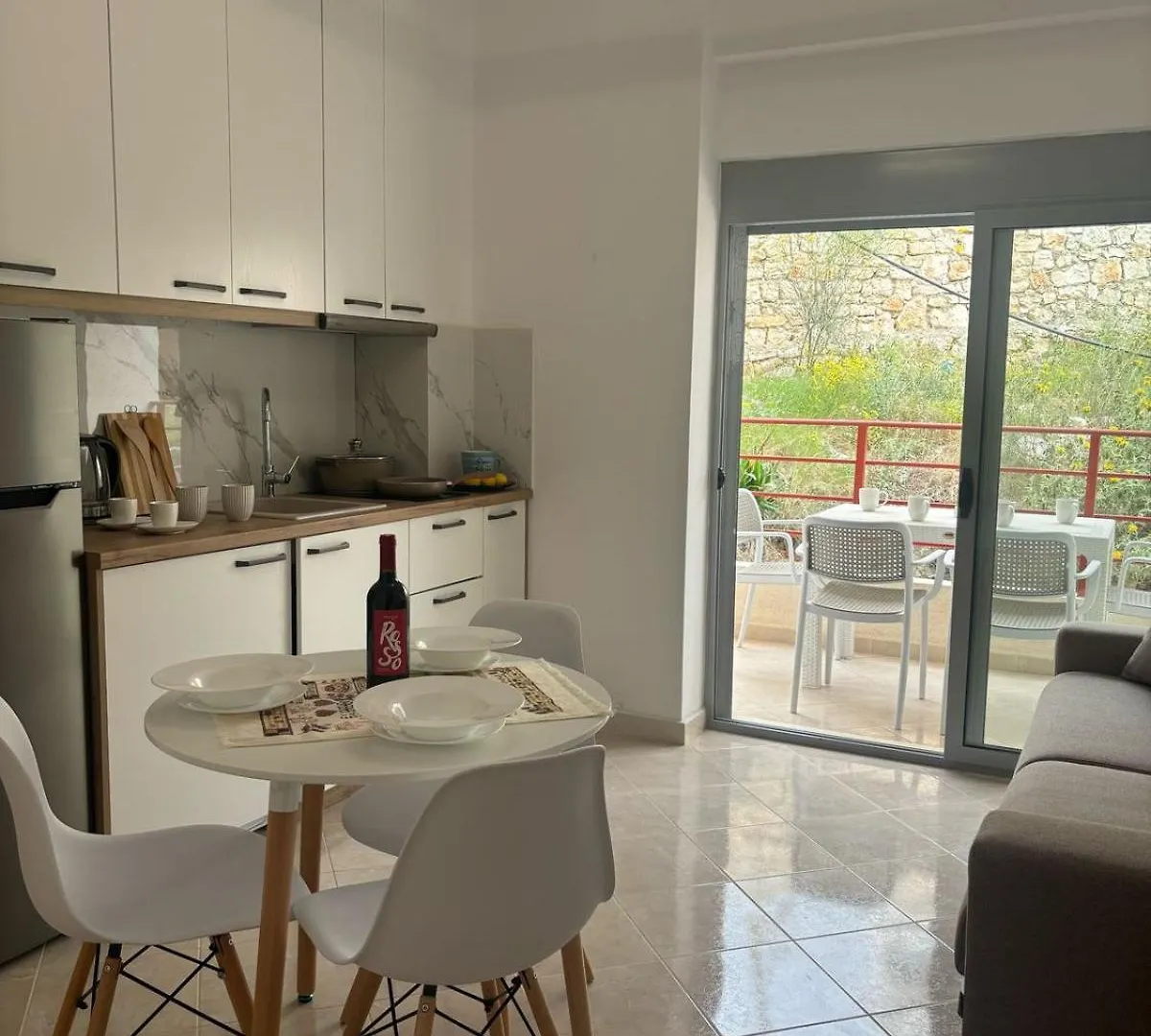 Bubo Apartment Sarandë 0*,  アルバニア
