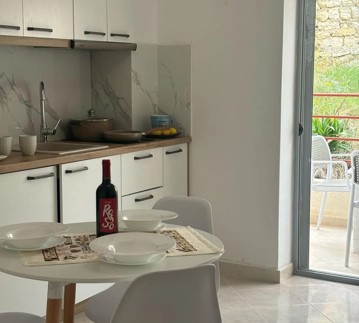 Bubo Apartment Sarandë 0*,